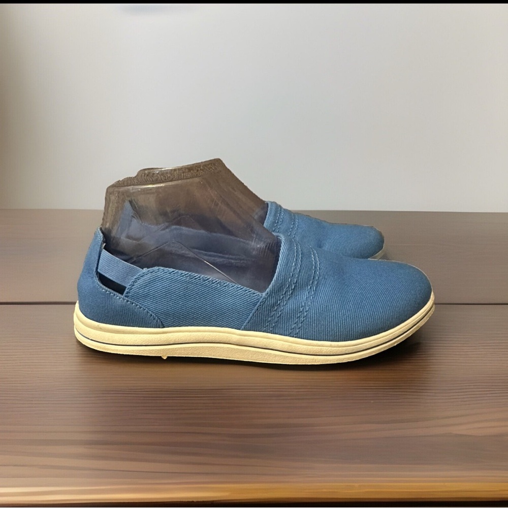 Clark’s cloud Steppers‎ Women’s Blue Slip On Canvas Loafers Size 8 Wide